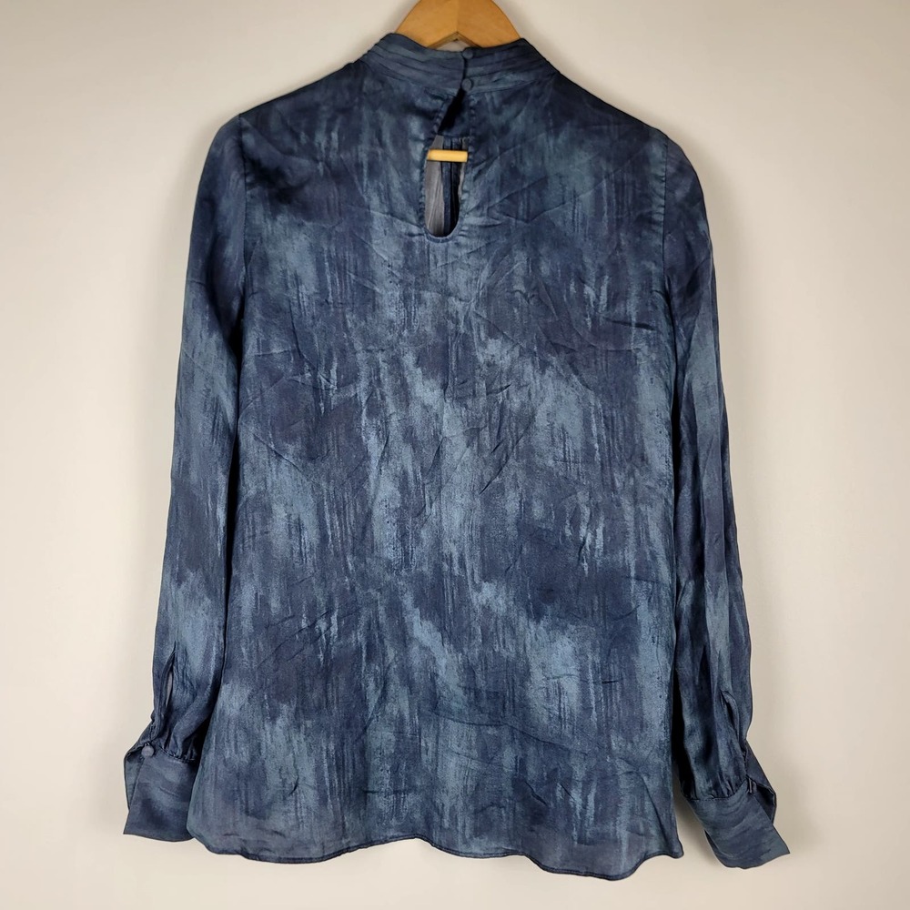 White House Black Market long sleeve Mock neck Keyhole blouse size 0 / XS - Picture 3 of 11